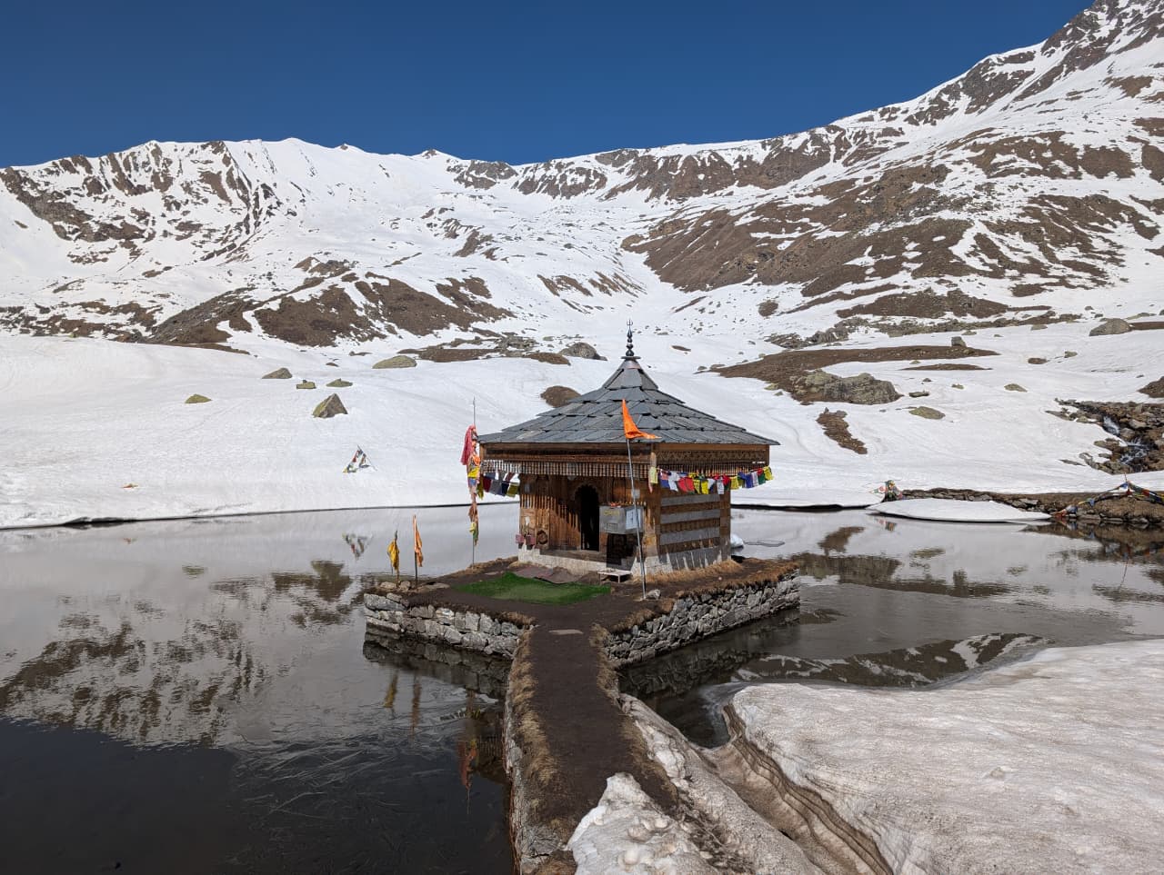 Tour package - Yulla Kanda Trek with Chitkul in Himachal Pradesh, India